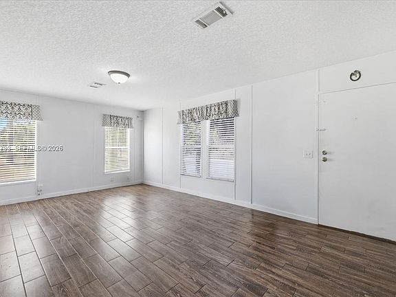 2nd image of 415 S Kennel St