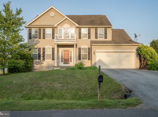 159 Calvert Cir, Bunker Hill, WV 25413