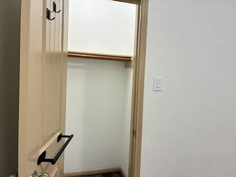 7042 Windy Run Ct — Photo 13