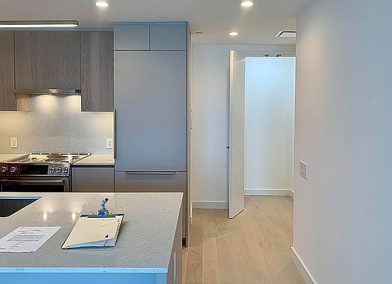 3rd image of 3 Court Sq #1507A