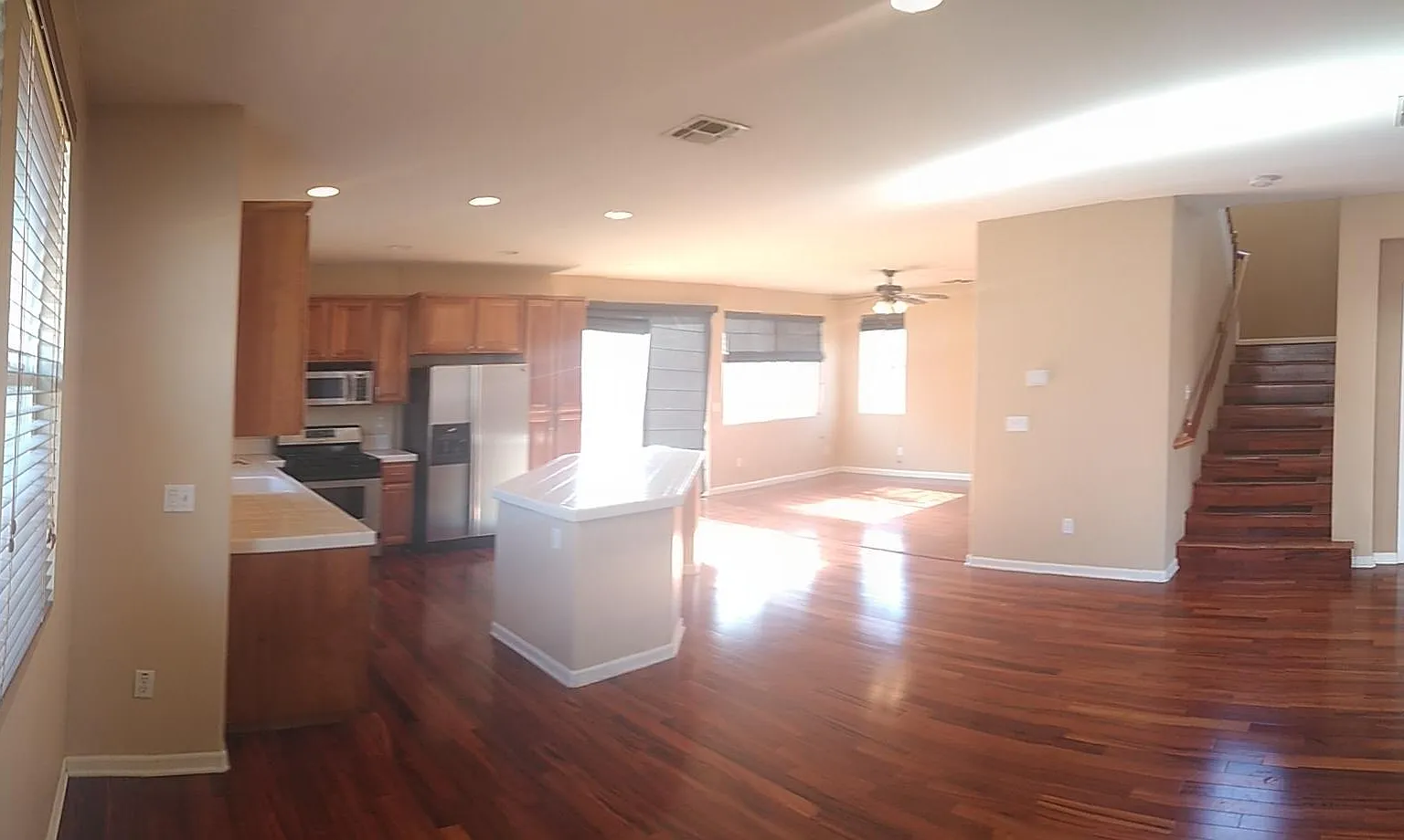 4 bed, 2.5 bath, 1900 sqft, $3,395 — Photo 4