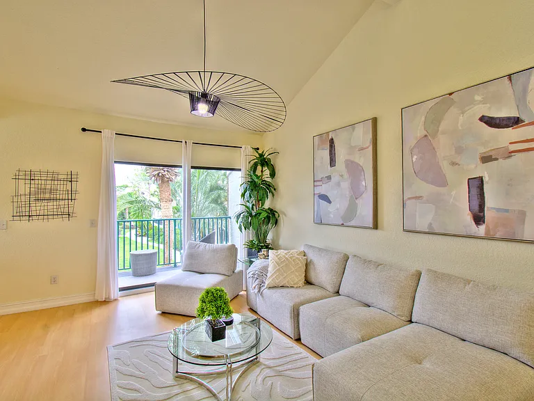 60 Emerald Woods Dr #B7 — Photo 3