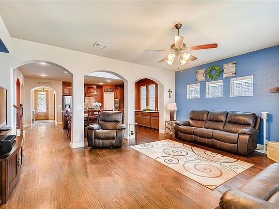 5th image of 12740 Oakvale Trl