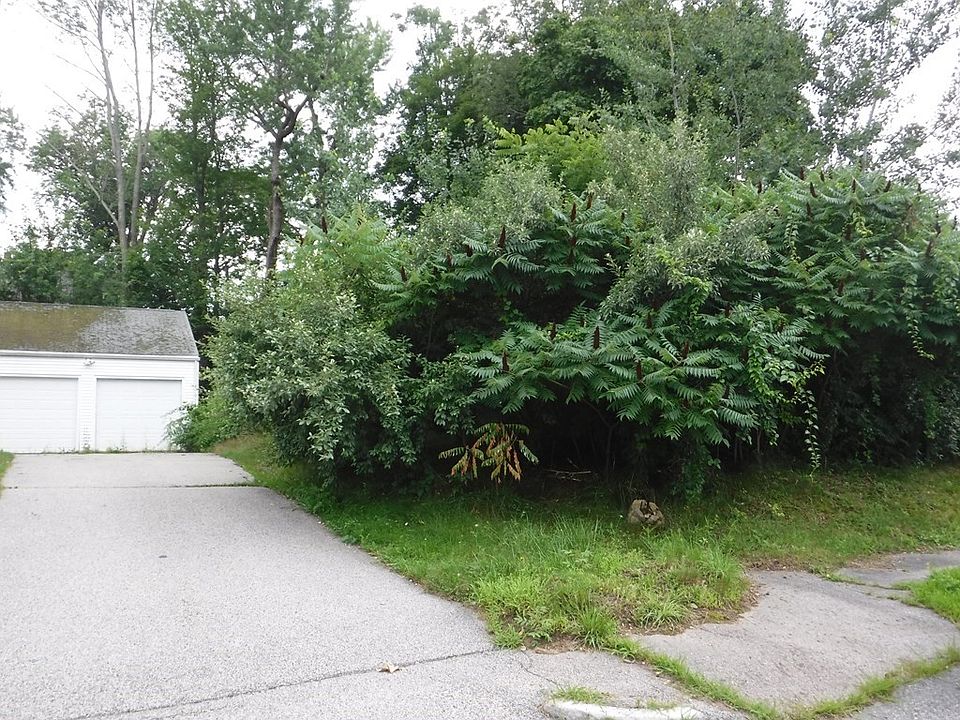 2nd image of 29 Sherburne Ave