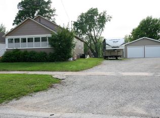 828 S 16th St, Centerville, IA 52544