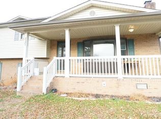 2325 23rd Avenue Dr NE, Hickory, NC 28601