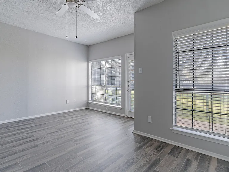 Ronan Apartment Homes — Photo 56