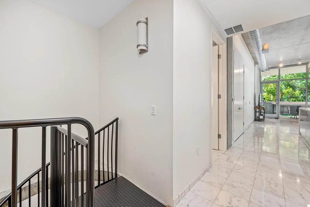 Building Photo - 1025 Island Ave #207