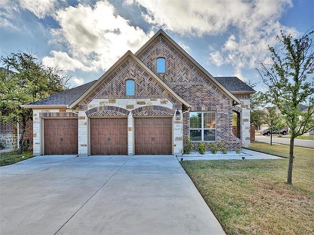 1st image of 2506 Yorkshire Ln