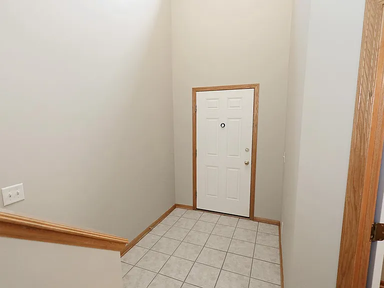6907 Naples Dr — Photo 13