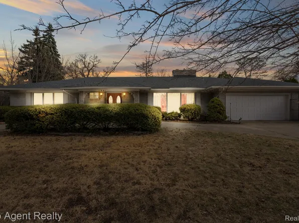 17220 Pontchartrain Blvd, Highland Park, MI 48203