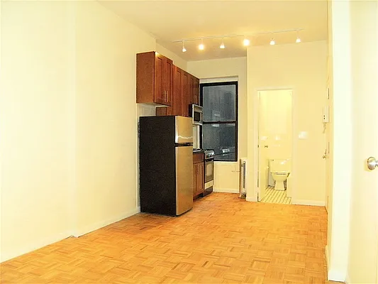 Rented by City Connections Realty | media 49