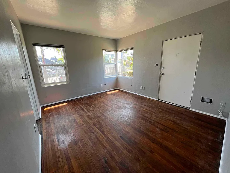 4252 41st St — Photo 9