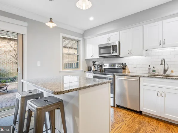 1 Lisa Way, Wayne, PA 19087