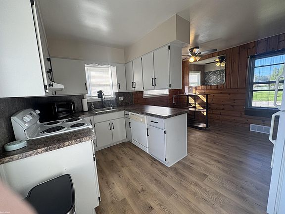 5th image of 949 Hubbard Ave