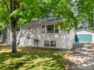 324 11th Ave SW, Cambridge, MN 55008