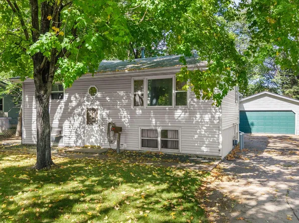 324 11th Ave SW, Cambridge, MN 55008
