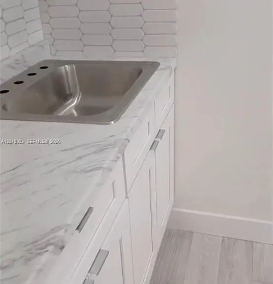 725 SW 1st Ave #1 — Photo 6