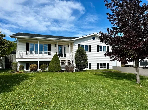 51 Snow Crescent, Grand Falls-Windsor, NL A2B1C7