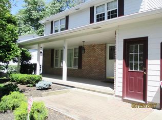 756 Oakridge Dr, Youngstown, OH