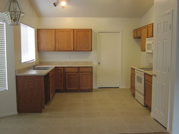 3rd image of 505 W Sereno Dr