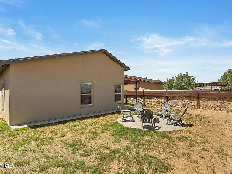 2852 Tierra Oasis St — Photo 15