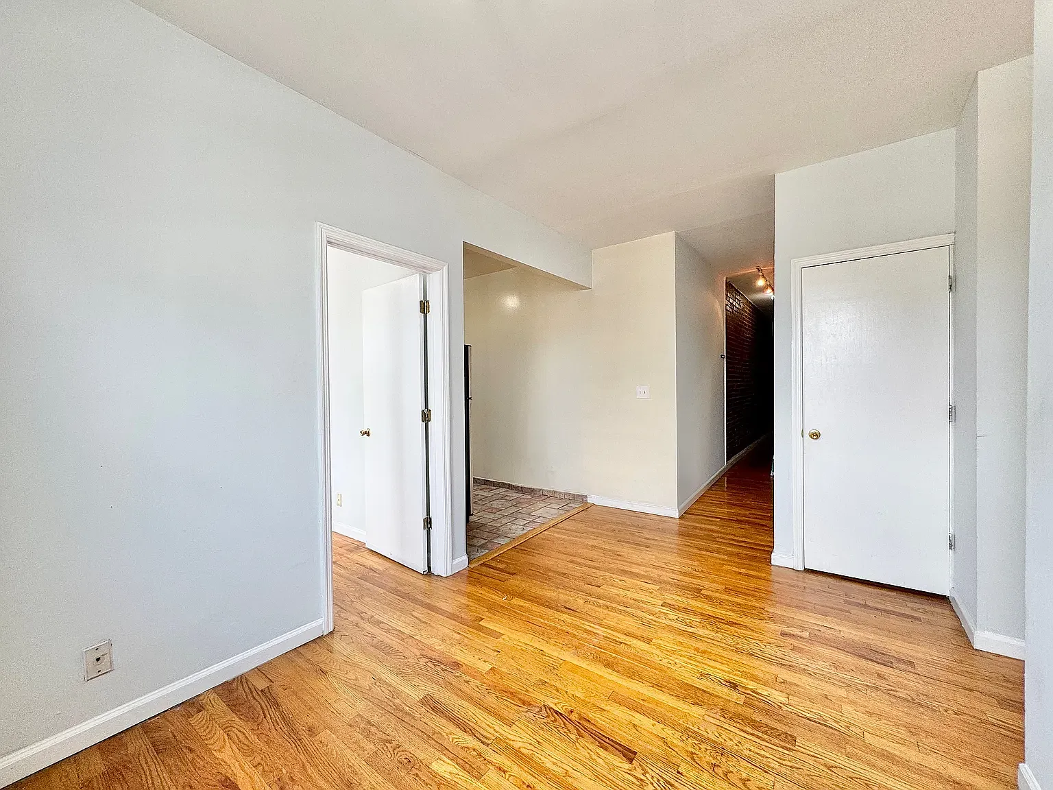 40-04 36th Avenue — Photo 3