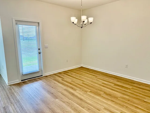 122 Preston Way — Photo 13