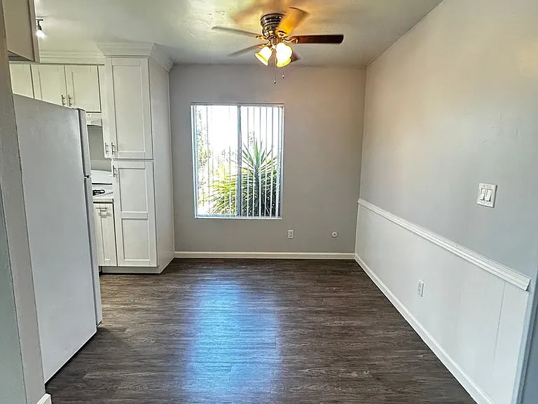 4054 Highland Ave — Photo 3