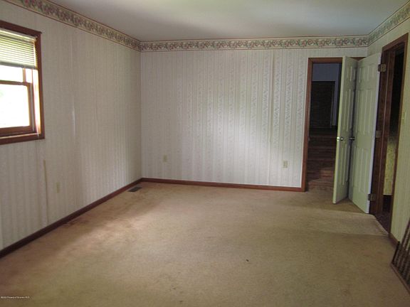 4th image of 706 Parrott Ave
