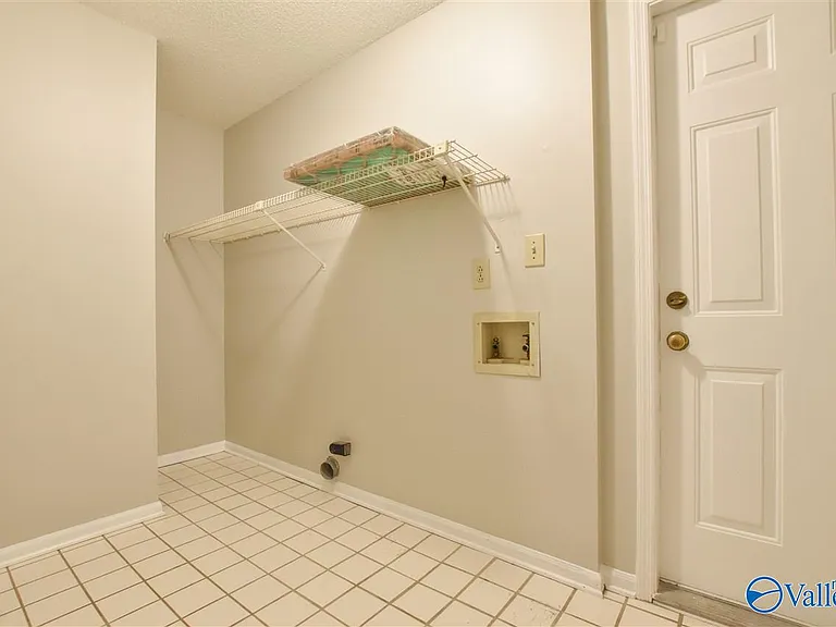 122 Lewis Ln — Photo 16