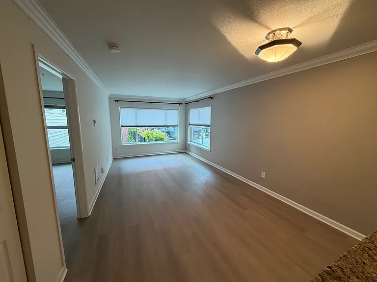 621 5th Ave N #103 — Photo 2