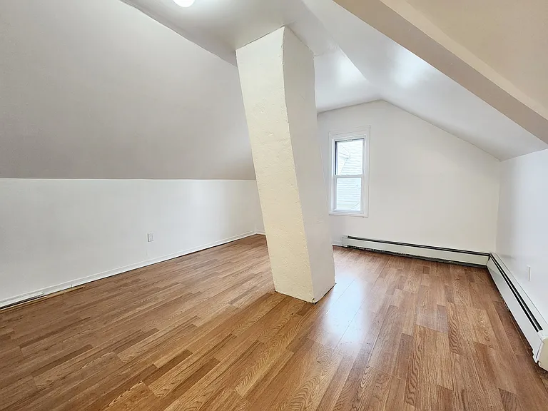 202 Harral Ave #B — Photo 7