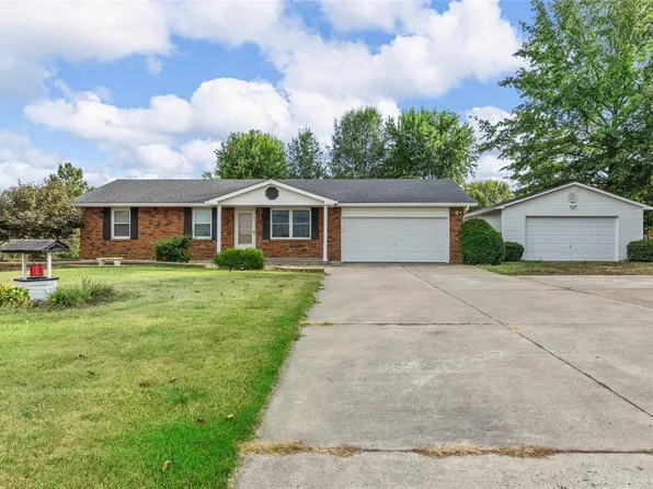 1260 Mueller Rd, O'Fallon, MO 63366