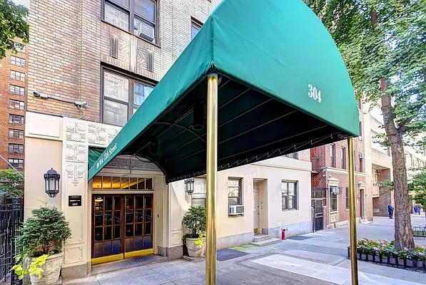 Sold by Halstead Real Estate | media 10
