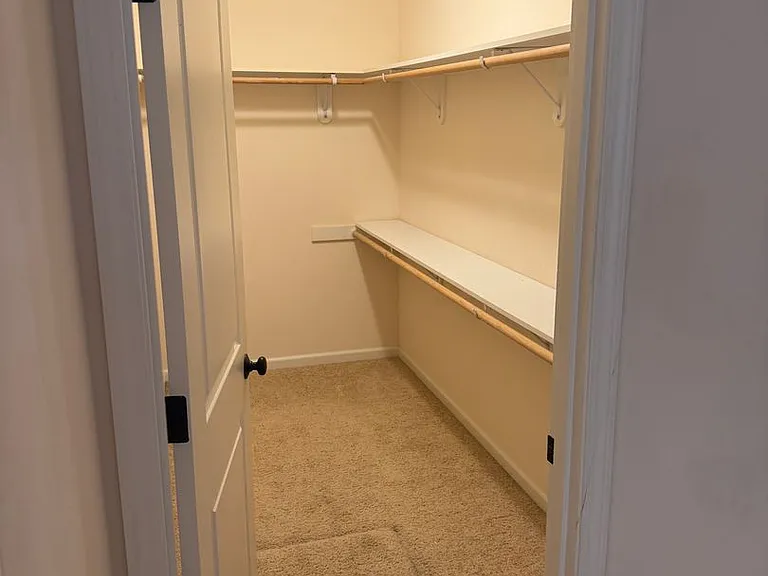 1707 E Ashford Way — Photo 4