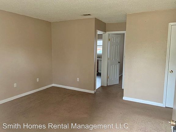 3rd image of 2324 Heritage Dr
