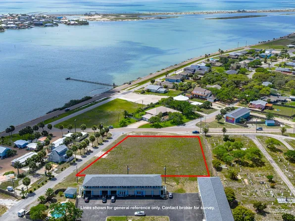2204 Picton Ln, Rockport, TX 78382