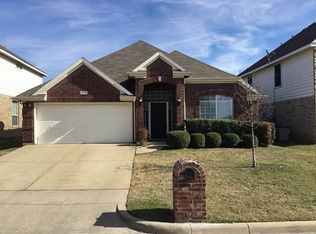 8229 Cedarcrest Ln, Fort Worth, TX 76123