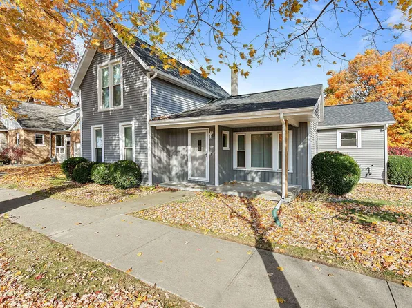 202 E Waterford St, Wakarusa, IN 46573