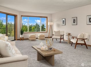 1071 4th Ave S APT 302, Edmonds, WA 98020