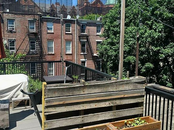 3rd image of 253 Jefferson Ave #2B