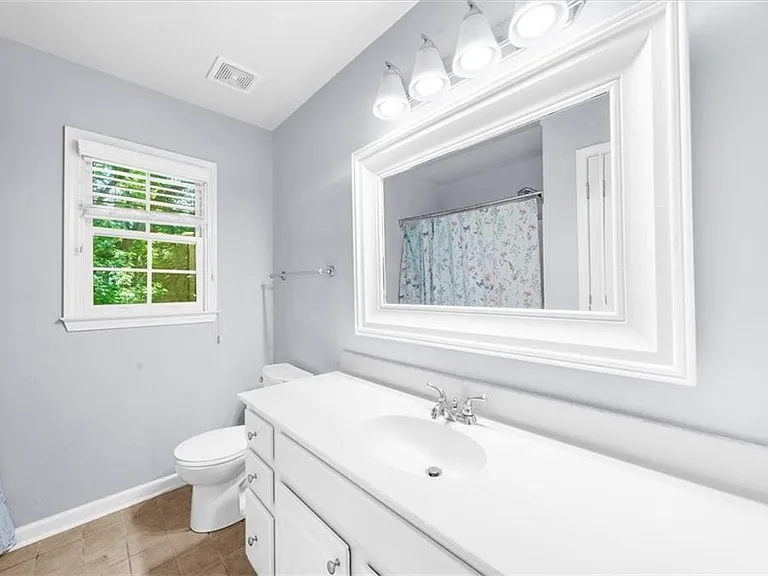5667 Colton Dr — Photo 28