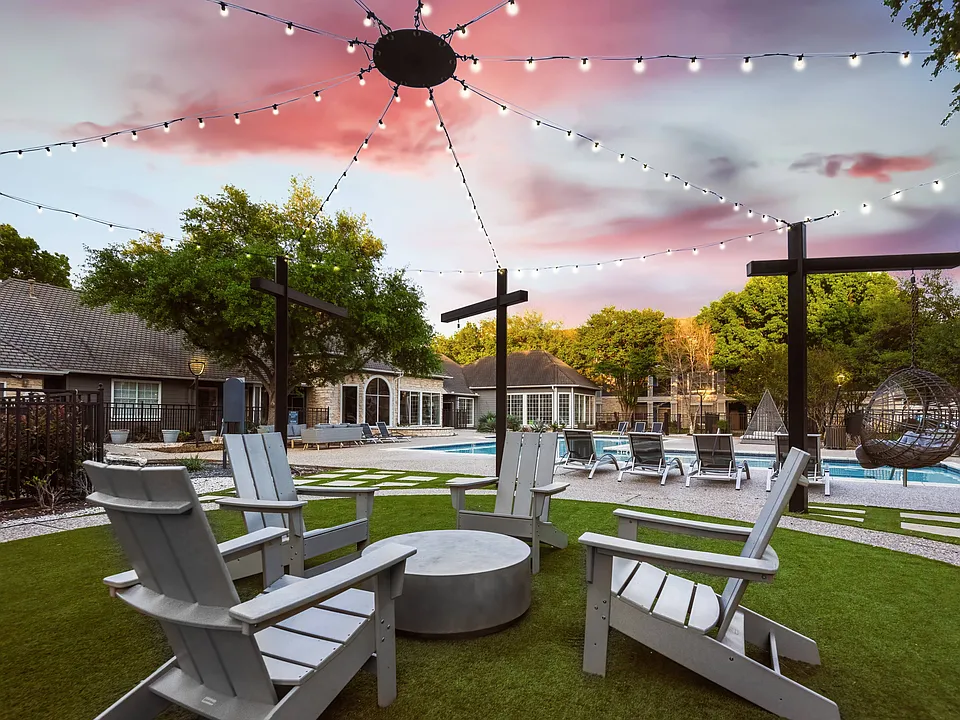 BBQ Grill Seating Near Pool
