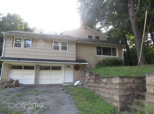 105 Star Lake Rd, Bloomingdale, NJ 07403