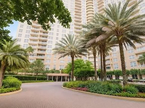 19501 W Country Club Dr APT 210, Aventura, FL 33180