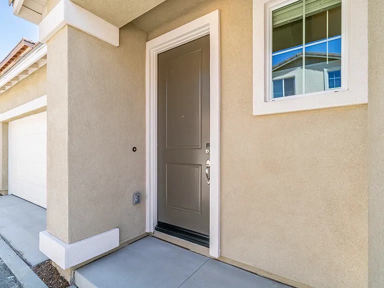 2074 Bergamot St — Photo 4