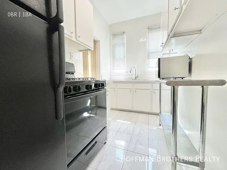 1801 N Kingsley Dr #104 — Photo 4