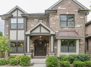 1709 S Vine Ave, Park Ridge, IL 60068