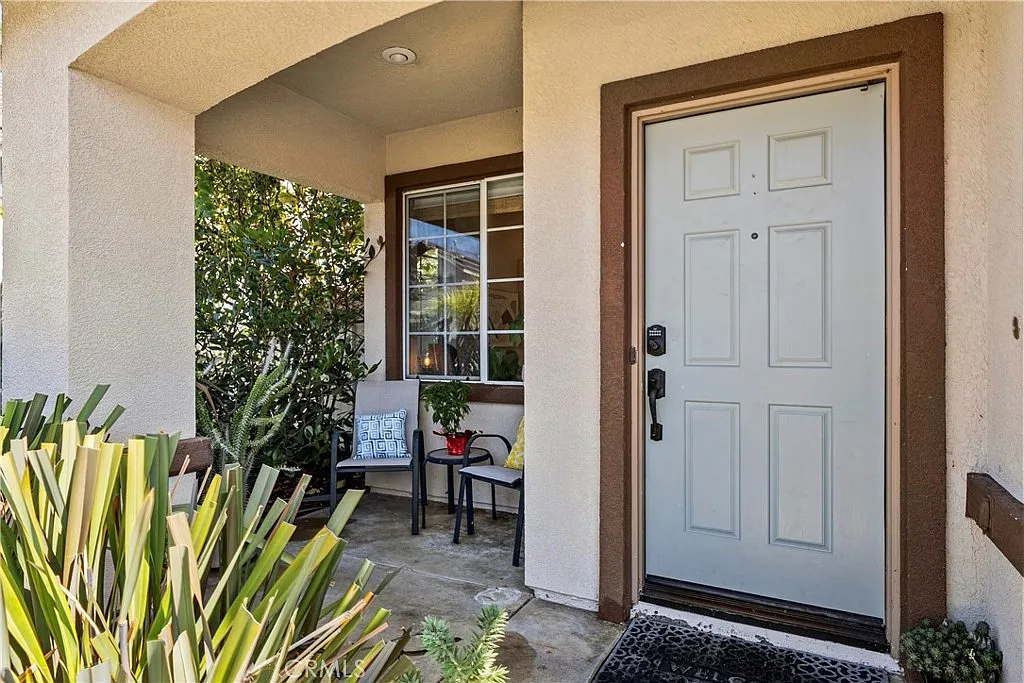 3 bed, 2.5 bath, 1600 sqft, $5,000 — Photo 3